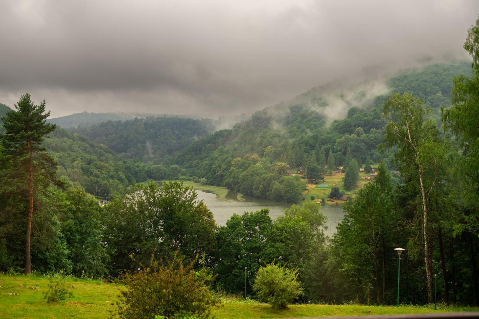 Osrodek Wypoczynkowy " Bieszczady" Ξενοδοχείο Myczkowce Εξωτερικό φωτογραφία